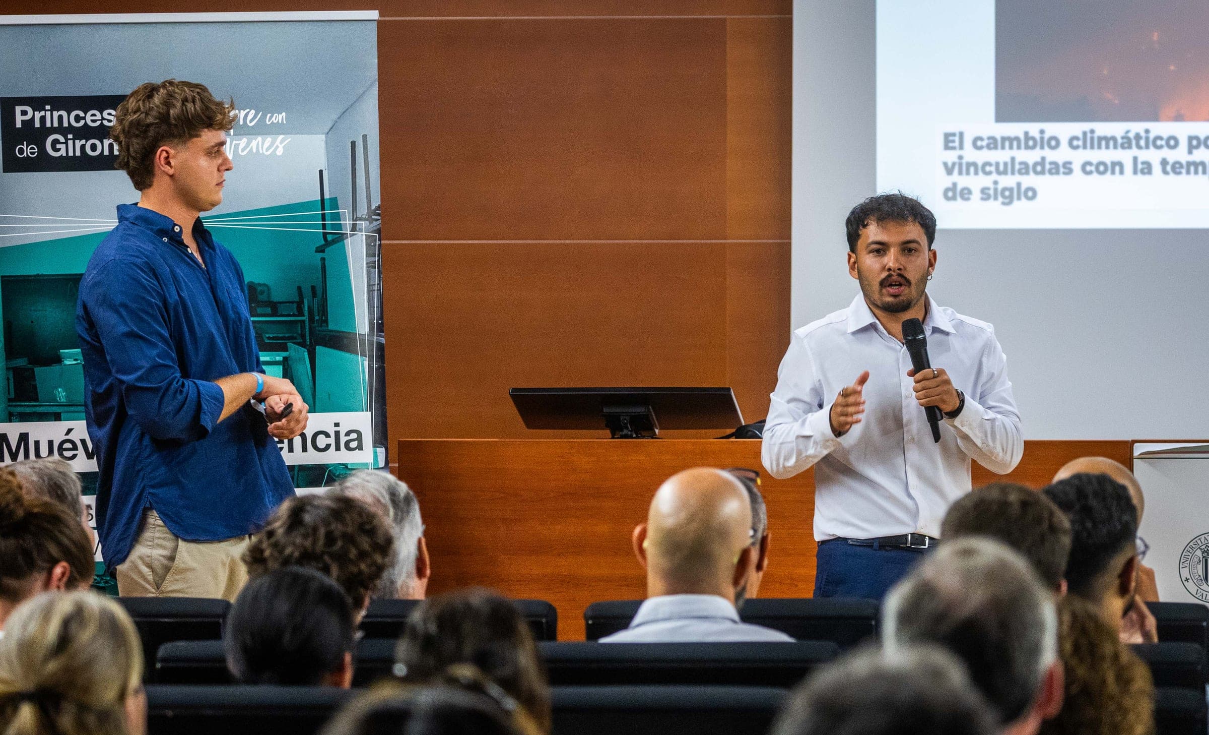 Sesión de pitch de BioSoil bajo luces de escenario — Valencia, marzo de 2025.